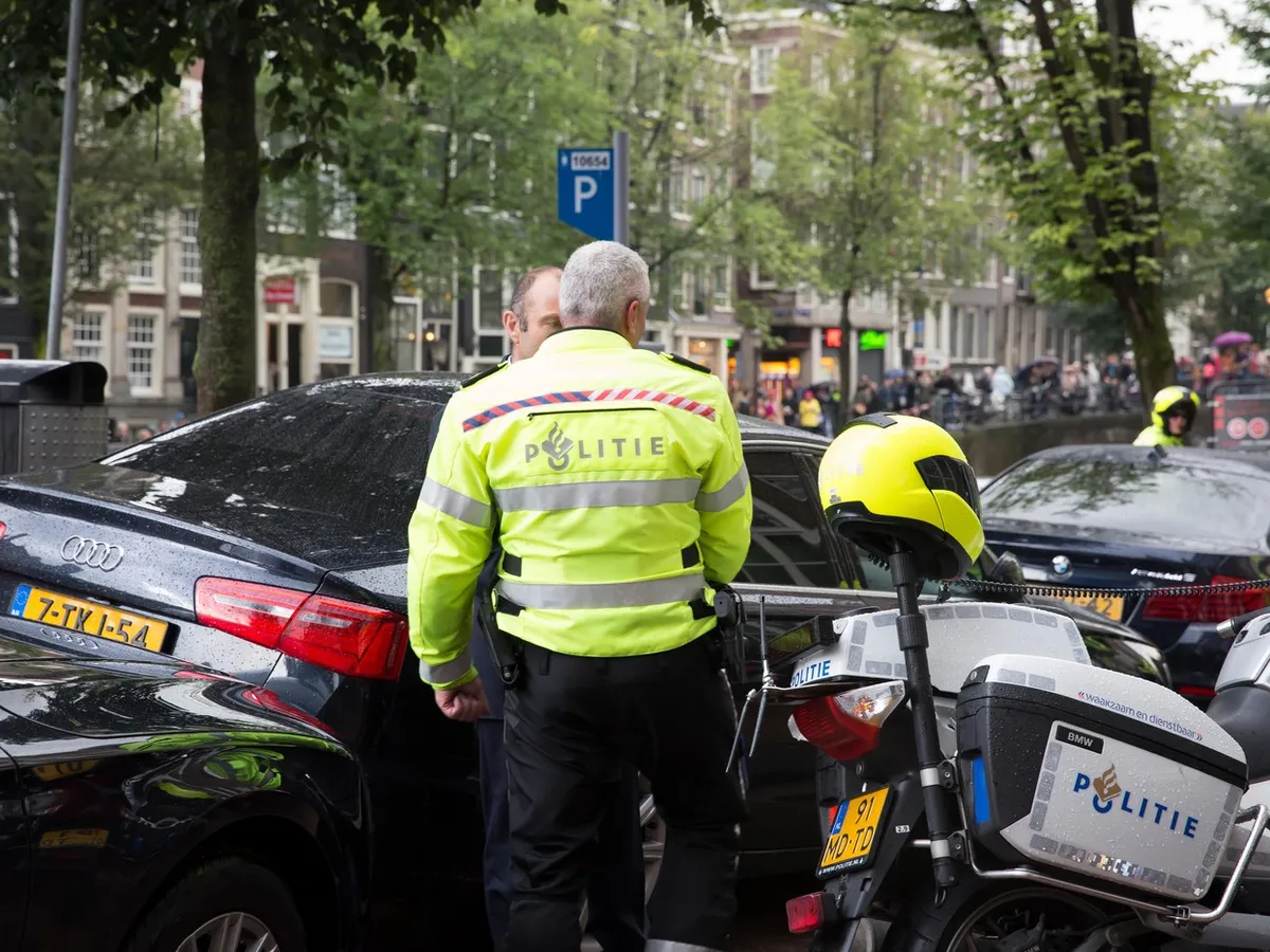 Atentat, la o şcoală evreiască din Amsterdam. Camerele de supraveghere au surprins detonarea explozibilului