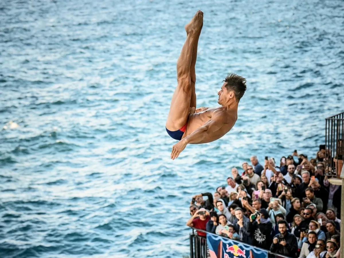 Constantin Popovici a încheiat Seria Mondială Red Bull Cliff Diving 2026 pe locul 3 - Foto: Red Bull