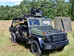 Forțele Speciale ale României, dotate cu mașini de desant aerian. Au la bază Mercedes G-Class și vânează tancuri - Foto: Profimedia images