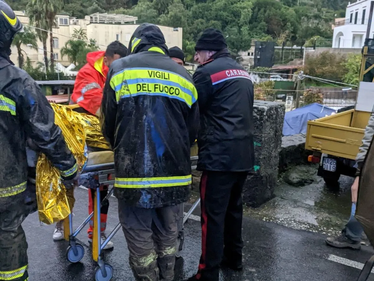 Echipa de salvare din Ischia- Foto: CNN