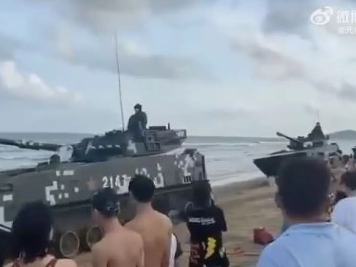 Tacuri desfășurate pe plajele din Fujian/foto: twitter