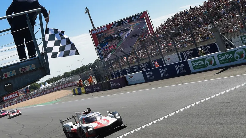Toyota a reuşit o nouă victorie la Le Mans, cea mai celebră cursă de automobilism de anduranţă din lume - Foto: Profimedia Images