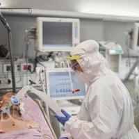 Medic: Afara scandau acei anti-mască. Aşteptam pat la ATI ţinând de mână pacientul fără oxigen/FOTO: ziaruldeiasi.ro