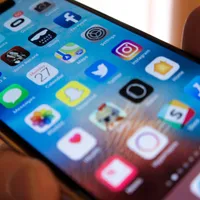 iOS 12 a fost construit să ruleze pe toate dispozitivele Apple cu chipset pe 64 de biți.