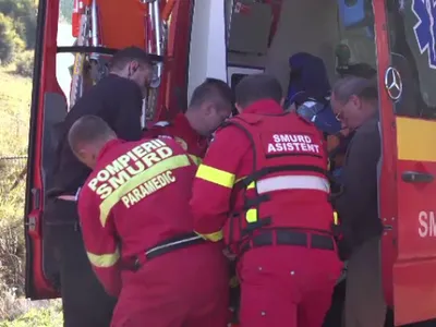 n copil a căzut în apa acumulată în fostul ştrand municipal, închis de mai mulţi ani / Smurd