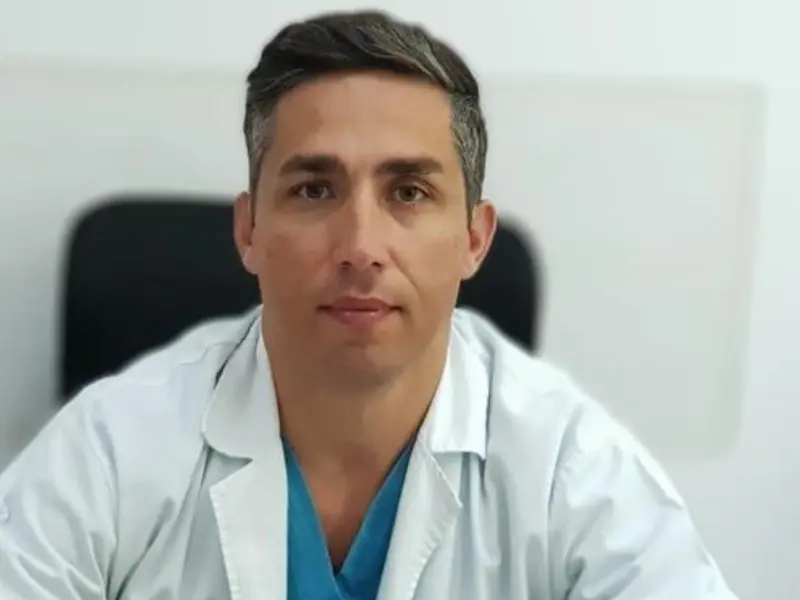 Medicul Valeriu Gheorghiţă explică ce sechele a constatat că poate lăsa COVID-19. / Foto: spatiulmedical.ro