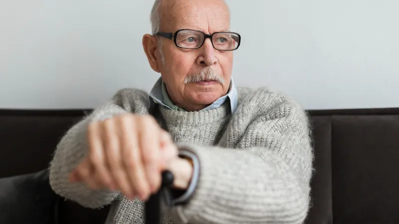DOCUMENT Cât a muncit un pensionar umilit cu 110 lei pensie? Cât va primi în plus la recalculare? - Foto: Feepik (Imagine cu caracter ilustrativ)