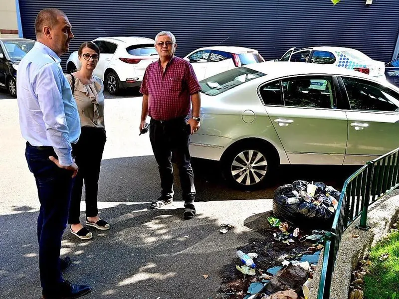 Primarul sectorului 2, Radu Mihaiu, spune că dacă locuitorii sectorului își fură singuri căciula, riscă să rămână fără ea - Foto: Facebook/ Radu Mihaiu