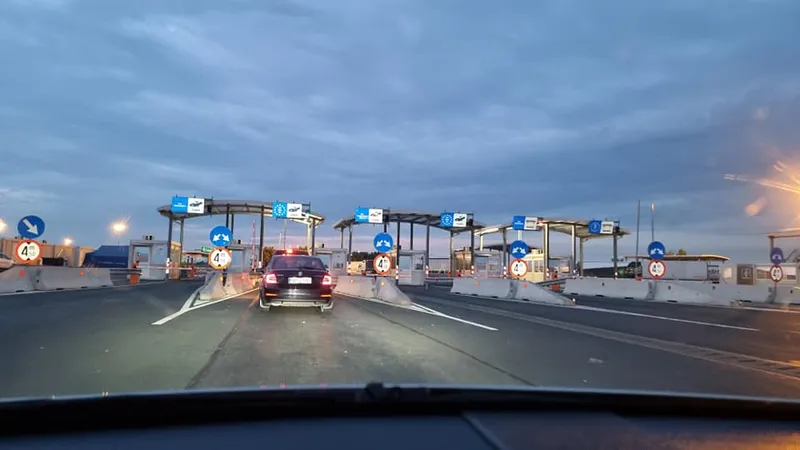 Două puncte de trecere suplimentare vor fi deschise la frontiera cu Ungaria/FOTO: Facebook/VamaNadlac