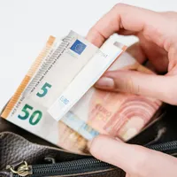 Curs BNR, 20 mai. Moneda euro se apreciază puţin. Cursul leu-euro creşte spre 5.10 lei - Foto: Pexels/cottonbro studio