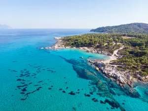Vacanța în Grecia a două familii de români a fost distrusă de un hoț. Le-a furat bani și bijuterii Foto: Freepik (fotografie cu caracter ilustrativ)