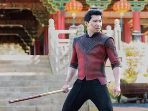 „Shang-Chi”, primul film Marvel cu un supererou asiatic, încasări uriașe în SUA. Cum arată Top 10 / news.ro