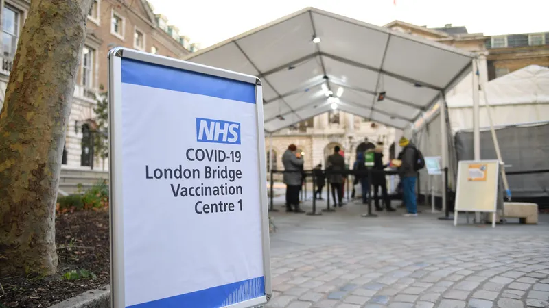 Centru de vaccinare din Londra/FOTO: Getty