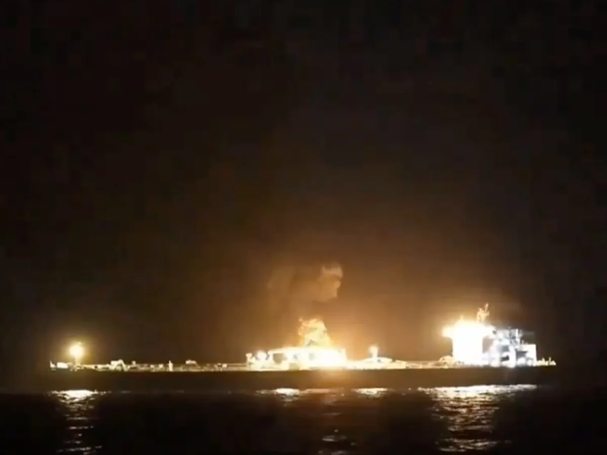 Petrolierul saudit „Encelia”, atacat de rebelii Houthi în Marea Roșie. La bordul navei a izbucnit un incendiu