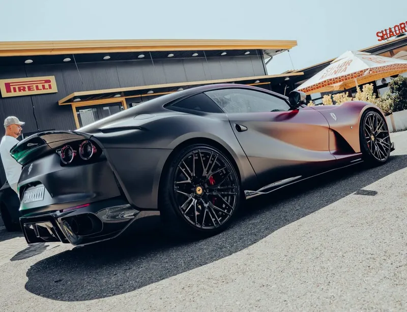 Vlad Chiricheș și-a tunat Ferrari-ul 812 Superfast - Foto: Facebook / Racebox