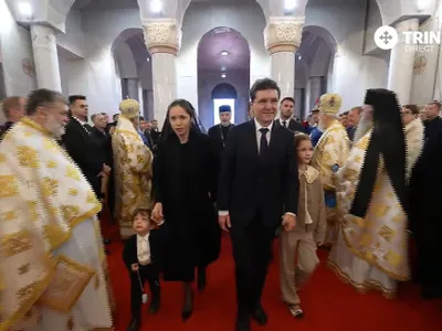 Nicușor Dan a ajuns cu familia la Catedrala Neamului - Foto: captură Trinitas