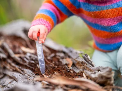 Doi copii s-au certat pe o jucărie, unul a luat un cuțit și l-a tăiat pe celălalt - Foto: Freepik (imagine cu rol ilustrativ)