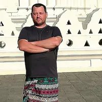 Soțul  judecătoarei Encean (aici într-o excursie în Sri Lanka) își expune  fără ocolișuri părerile pro-PSD  pe Facebook