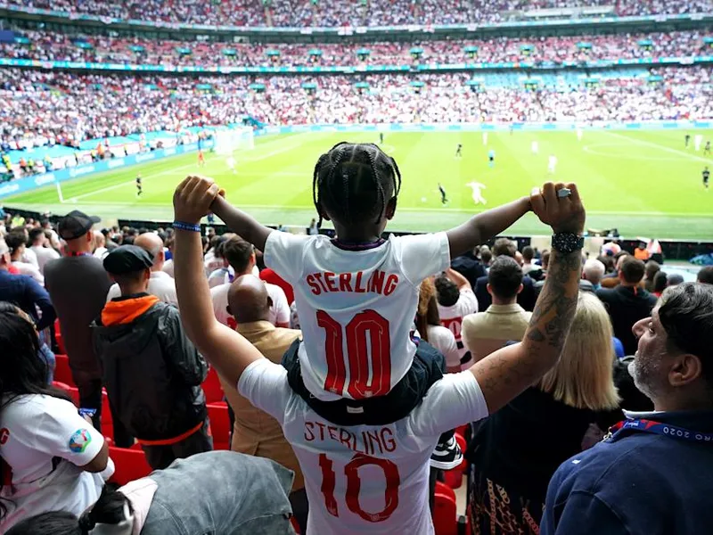 60.000 de spectatori pe Wembley. / Foto: uk.news.yahoo.com