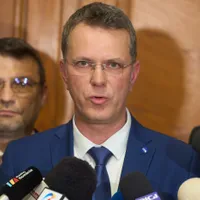 România se înarmează de război. Moșteanu: „Suntem un aliat de încredere”. Trump vrea 5% din PIB - Foto: Profimedia images