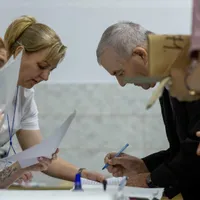 Care sunt orașele cu cea mai bună prezență la vot? Mobilizare la secții Foto: Inquam Photos / Virgil Simonescu