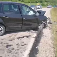 Două șoferițe s-au lovit frontal în apropiere de Săsarm-Beclean. / Foto: Info Trafic 24, Facebook