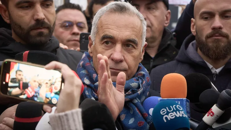 Cine e actorul care vrea să candideze la prezidențiale dacă Georgescu va fi exclus: „Gândim la fel” - Foto: Profimedia images