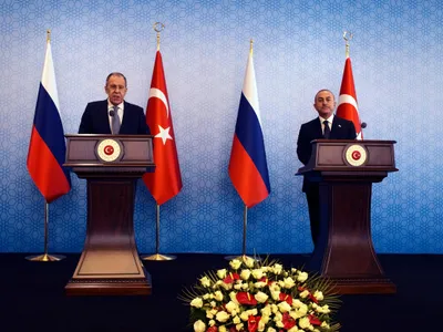 Serghei Lavrov s-a întâlnit cu omologul său turc, Mevlut Cavusoglu, la Ankara. - Foto: Profimedia Images