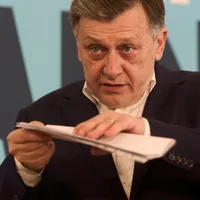 Crin Antonescu: ”Am un proiect prezidențial care vorbește despre cultură, vorbește despre educație” - FOTO: Profimedia (imagine cu rol ilustrativ)