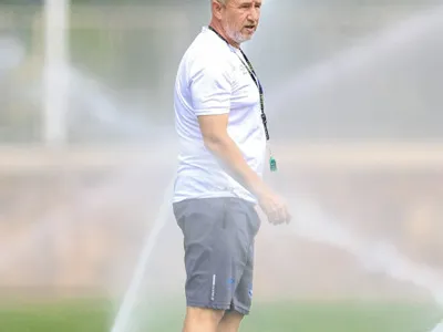 Schimbare! Cum arată Laurențiu Reghecampf, după șase luni în Rwanda