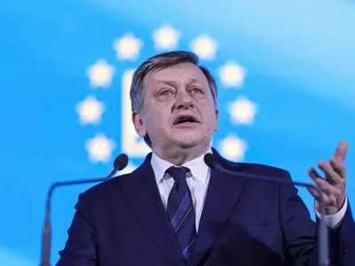 Crin Antonescu: Aş dori ca măcar în aceste zile, în săptămâna Luminată, să facem pauză de la ură - Foto: INQUAM PHOTOS / Octav Ganea