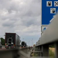Semn de presemnalizare a unui popas pe o autostradă - Foto: Profimedia Images (Imagine cu rol ilustrativ)