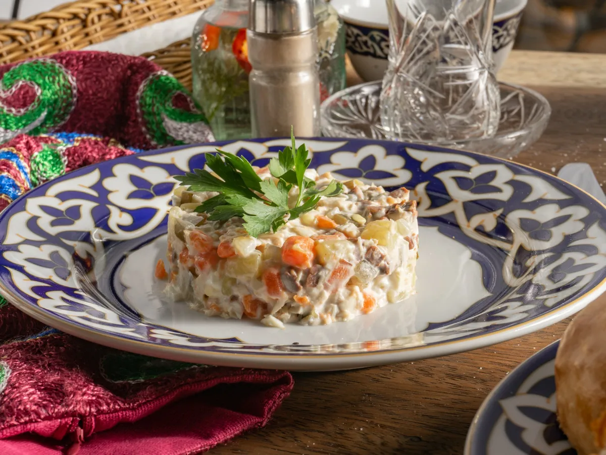 Salata de boeuf cu maioneza - Foto: Freepik (Imagine cu rol ilustrativ)