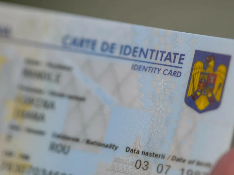 Un nou oraș din România introduce cartea de identitate electronică. Are multe beneficii Foto:  Inquam Photos / Octav Ganea (Fotografie cu caracter ilustrativ)
