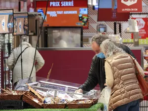 Supermarket-urile din Franța, convinse să scadă prețurile la alimente pentru a ajuta populația. - Foto: Profimedia Images