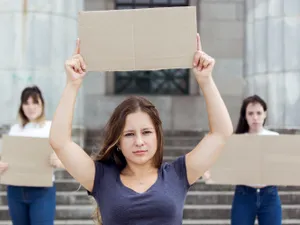 Studenții ies în stradă. Proteste naționale față de tăierea fondurilor pentru burse Foto: Freepik (fotografie cu caracter ilustrativ)