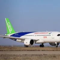 Primul avion de linie de concepţie 100% chineză, C919, a realizat zborul său comercial inaugural - Foto: Profimedia Images