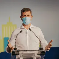 "Cam așa de mari erau fondurile UE pe care le-am luat", pare să zică Dan Barna/FOTO: facebook.com