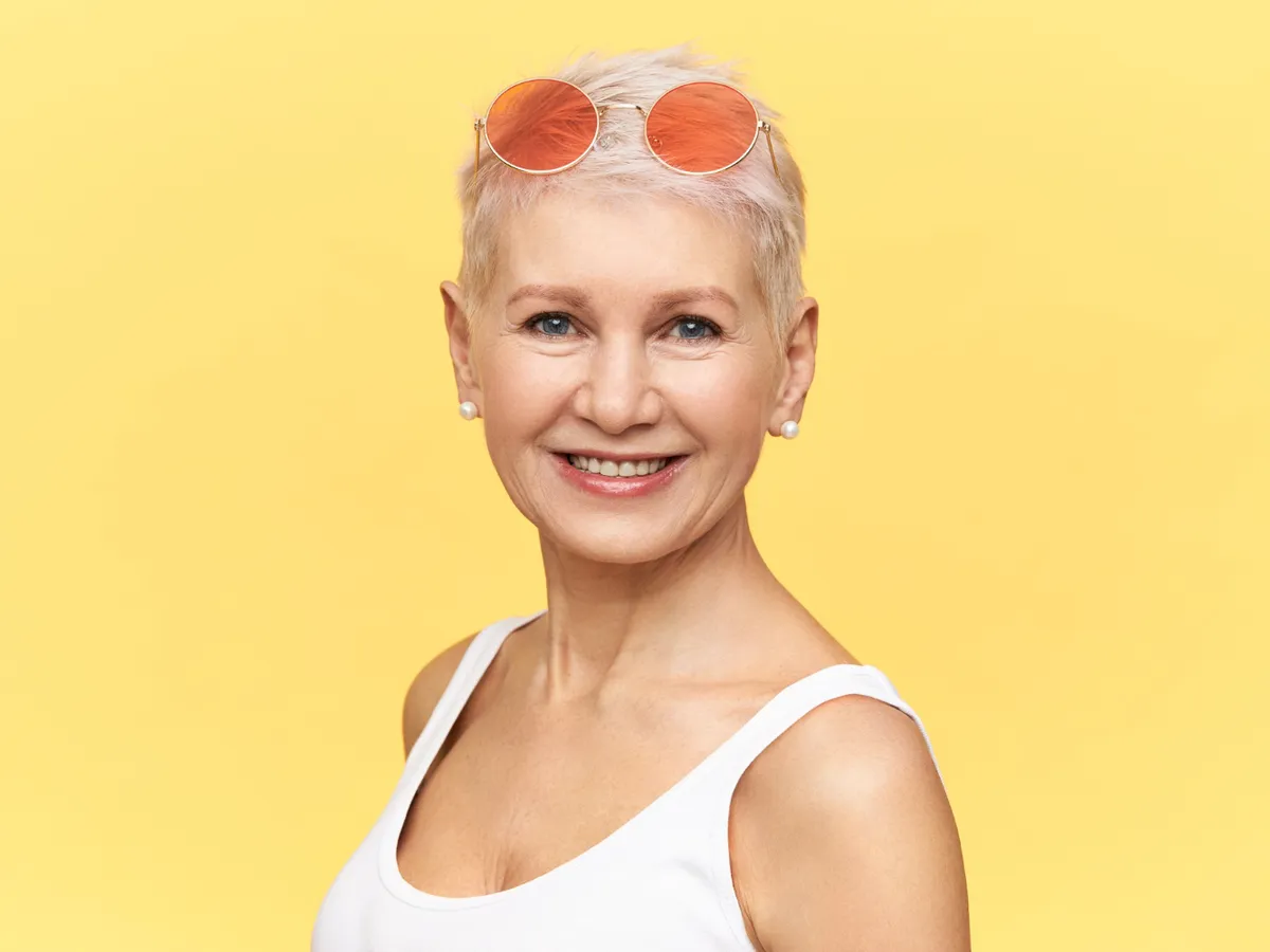 Pensionară la pensie la tratament - Foto: Freepik