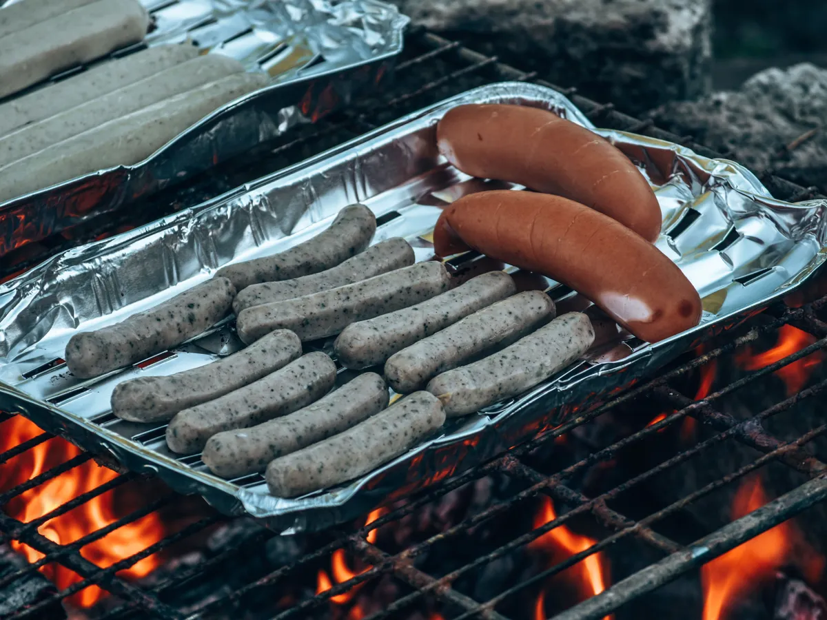 Nu folosiți folia de aluminiu în acest fel, mai ales dacă preparați anumite alimente. Experții avertizează