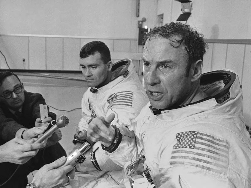 James Lovell, legendarul comandant al misiunii Apollo 13, a murit la 97 de ani - Foto: Profimedia images