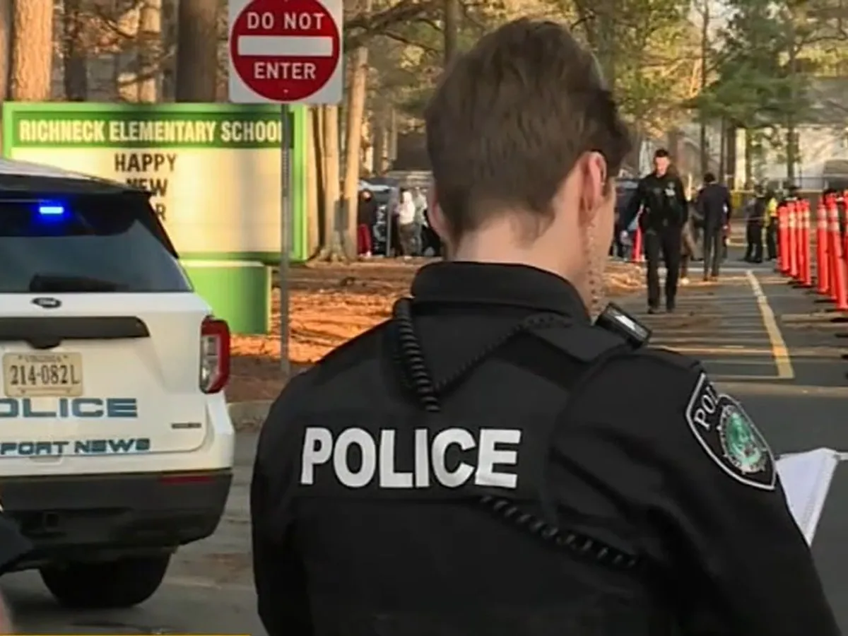 Un oficial i-a spus unei profesoare: "Copilul are buzunare prea mici" În acestea, era arma crimei - Foto: captură video 6abc