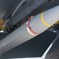 FOTO Un bombardier lansează o rachetă hipersonică de 18.000.000$ în coasta Chinei. E fără precedent - Foto: War Zone