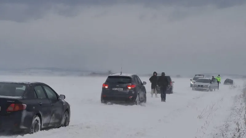 Drumuri închise din cauza zăpezii Foto: Facebook/ Info Trafic România - rol ilustrativ