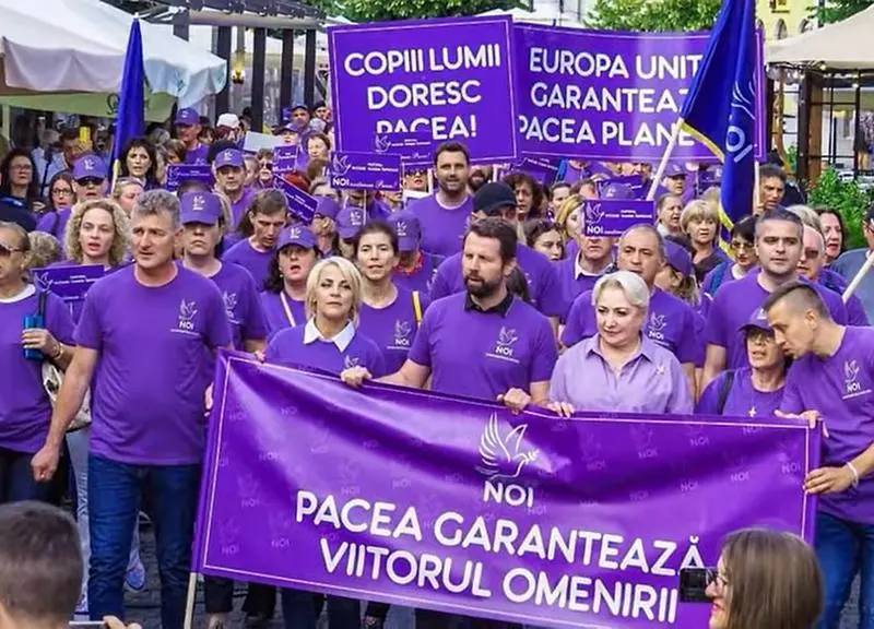 Fostul premier PSD Viorica Dăncilă a participat, duminică, la Brașov, la Marșul Păcii, un eveniment de noua sa formațiune politică, Partidul Națiune Oameni Împreună (NOI). / Foto: captură video