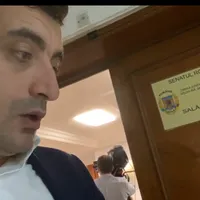 George Simion și parlamentarii AUR au fost acuzați că au încercat să blocheze lucrărrile comisiei care discuta despre certificatul verde
