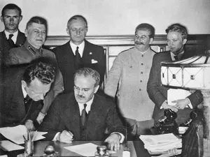 Bolojan: Pactul Ribbentrop-Molotov, simbol al cinismului și brutalității- Foto: Profimedia Images (cu rol ilustrativ)