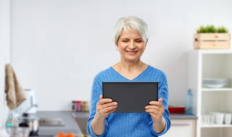 Pensionară la pensie - Foto: Freepik