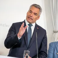 Cancelarul Austriei, care nu ne vrea în Schengen, și-a mai descoperit un dușman - Foto: Profimedia Images