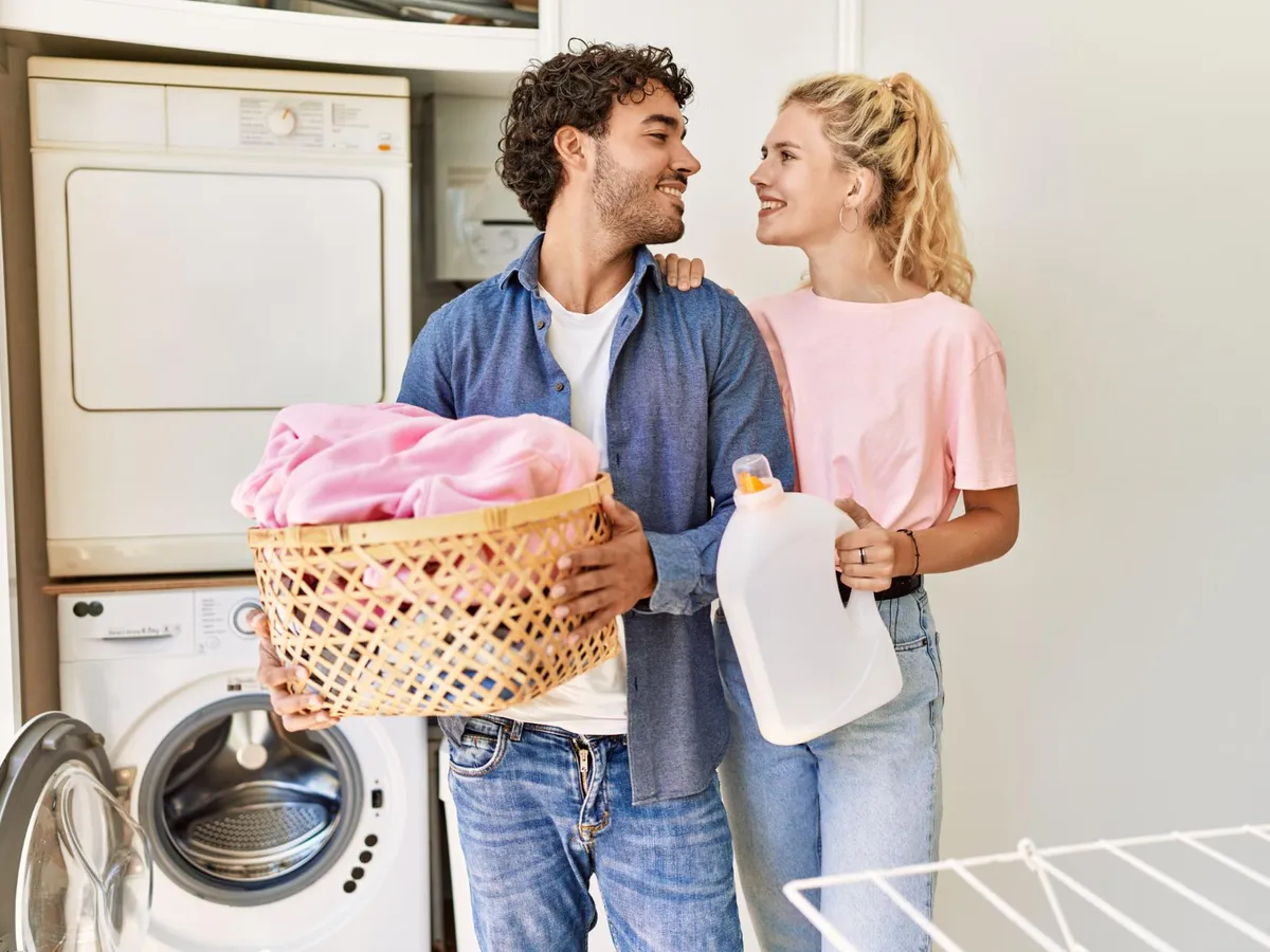 Ingredientul din bucătărie pe care să-l folosești în loc de balsam de rufe. Soluție naturală și ieftină - Foto: Freepik (Imagine cu rol ilustrativ)